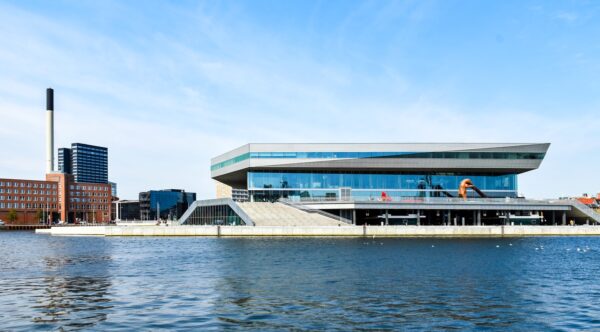 Dokk1 – öffentliche Bibliothek und Kulturzentrum am Hafen in Aarhus, Dänemark