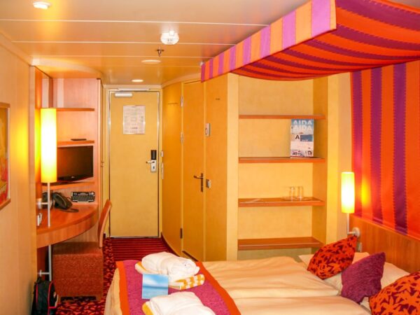 AIDAblu von AIDA Cruises: Balkonkabine 8140