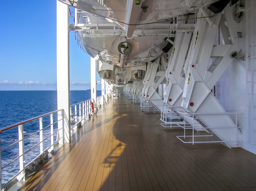 MSC Opera von MSC Cruises: Außenbereich auf Deck 6