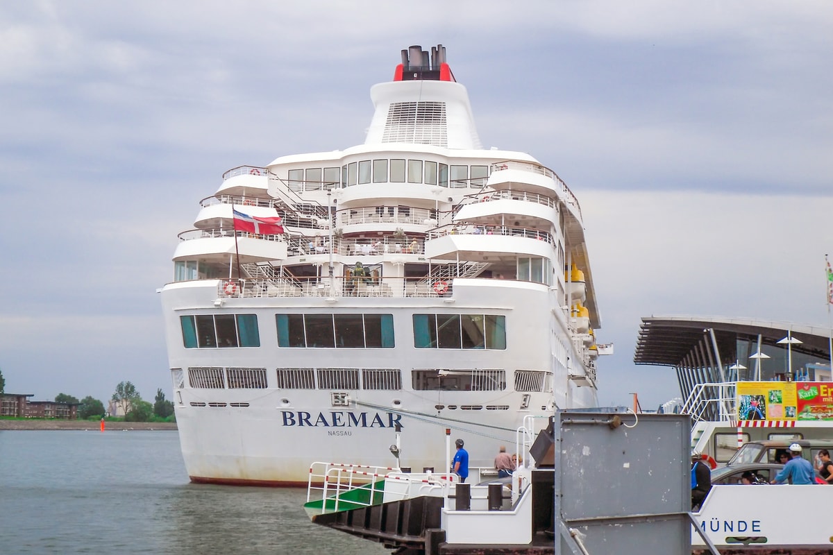 Kreuzfahrtschiff Breamar von Fred. Olsen Cruise Lines - Heckansicht