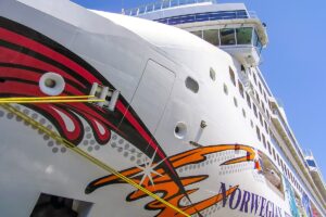 Kreuzfahrtschiff Norwegian Jewel von Norwegian Cruise Line (NCL) - Außenansicht