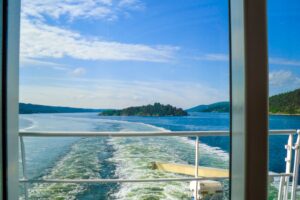 Blick aus dem Oceanic à la carte Restaurant an Bord der Color Fantasy von Color Line auf den Oslo Fjord