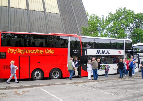 Busse der Stadtrundfahrt in Oslo mit Color Line