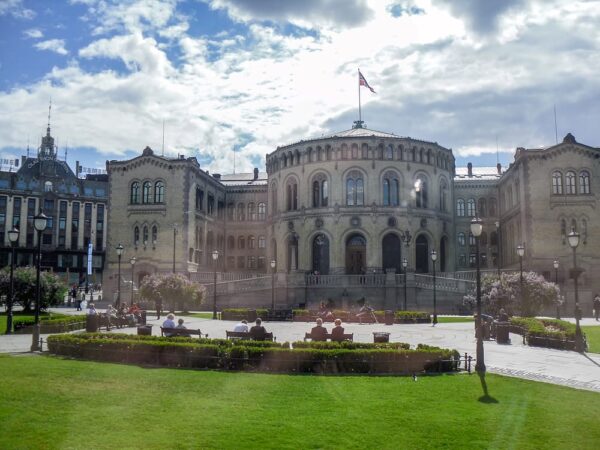 Parlamentsgebäude (Stortinget) in Oslo, Norwegen