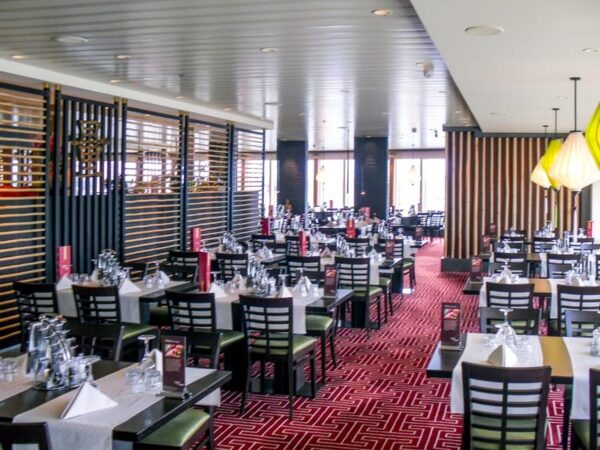East Restaurant & Sushi Bar auf dem Kreuzfahrtschiff AIDAblu von AIDA Cruises